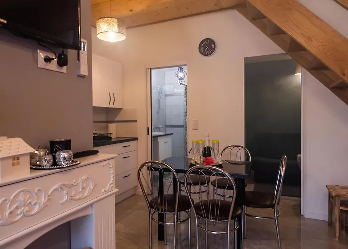 Domek, Pod Gwiazdami