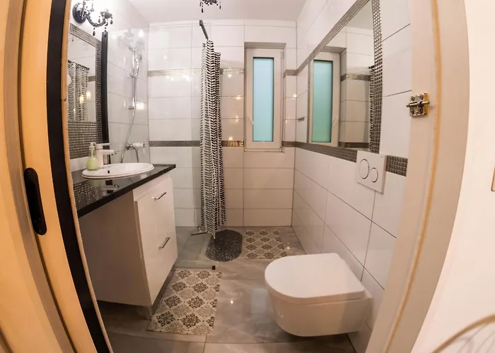 Domek, Pod Gwiazdami